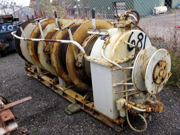 Image 2 of 2 - Trawl winch