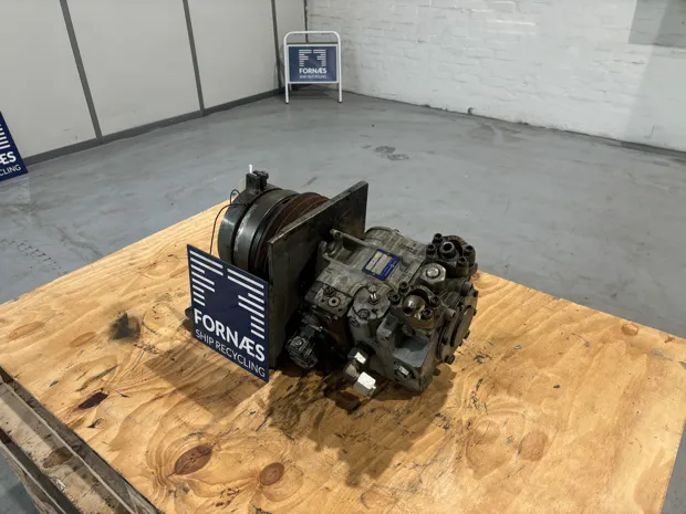 Image 2 of 8 - HP1001