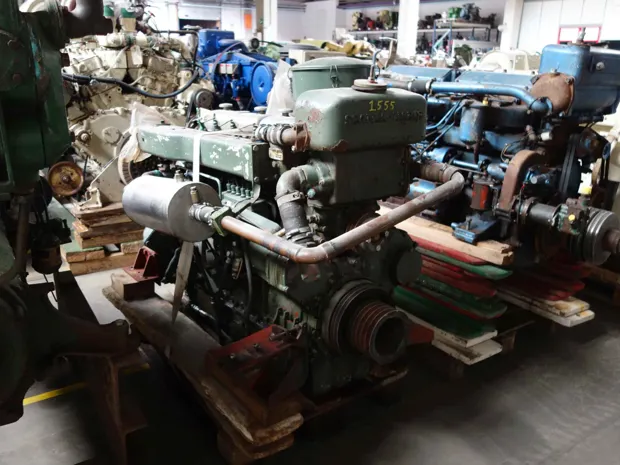 Image 2 of 5 - Scania - D11 R81SF