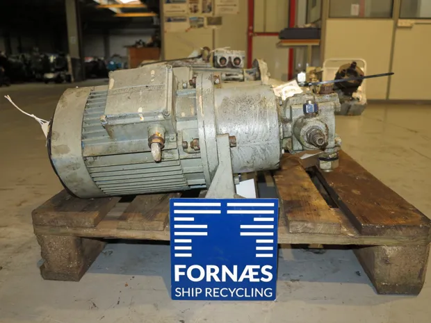 Image 1 of 5 - HP960