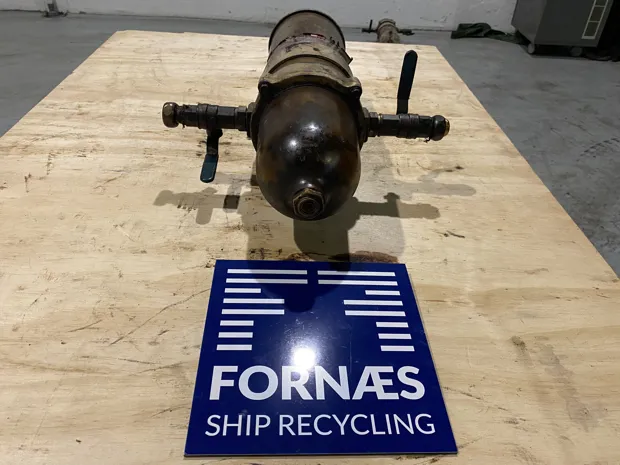 Image 3 of 8 - Racor - 1000 FG