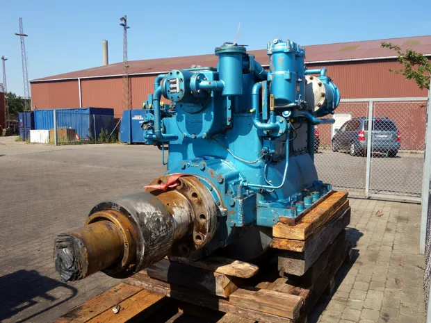 Image 2 of 4 - Alpha - 33 VO 31