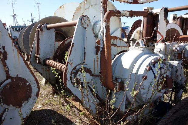 Image 4 of 5 - Split winch