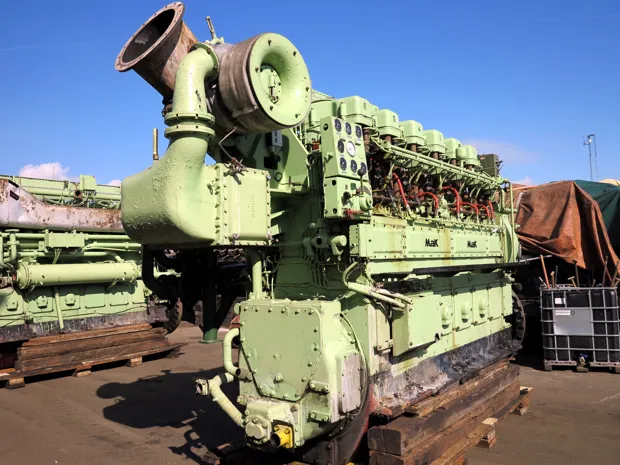 Image 5 of 8 - MaK - 6M 453 AK