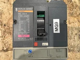 Merlin Gerin - Compact