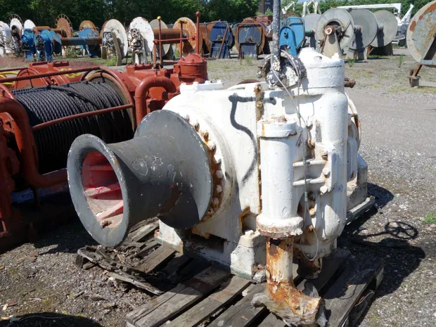 Image 3 of 4 - Tackle winch