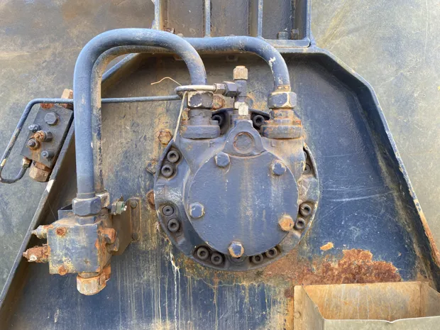 Image 5 of 6 - ND381