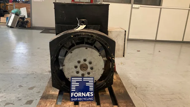 Image 2 of 5 - LISITE - LYG274B1