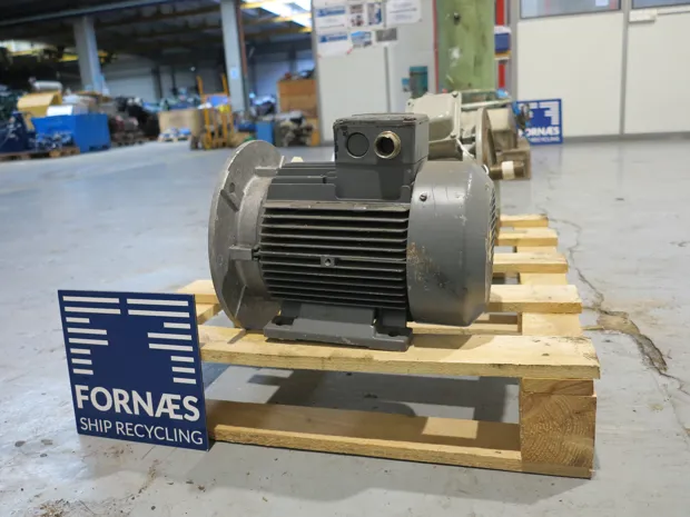 Image 3 of 4 - ATB - 100L/4A-12