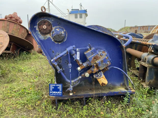 Image 3 of 7 - Trawl winch
