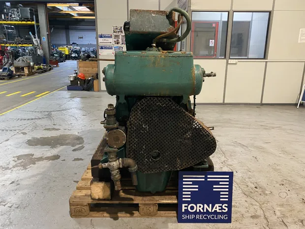 Image 4 of 5 - Volvo Penta - TMD 100 AK