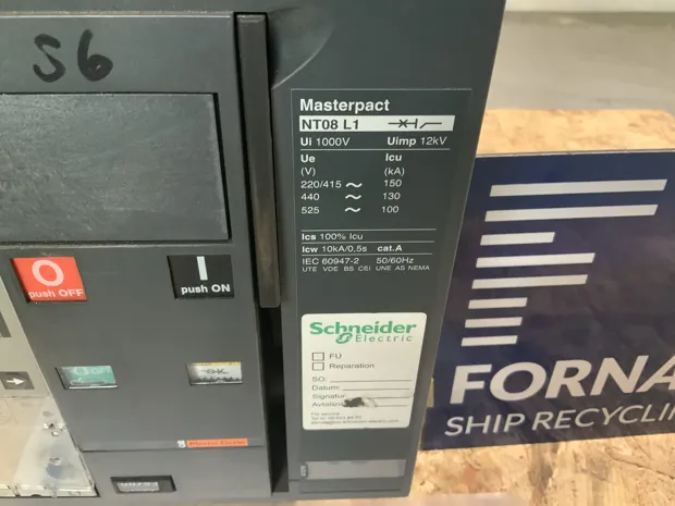 Image 2 of 4 - Merlin Gerin - NT08L1