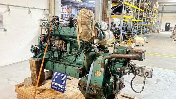 Image 4 of 11 - Volvo Penta - TAMD122A