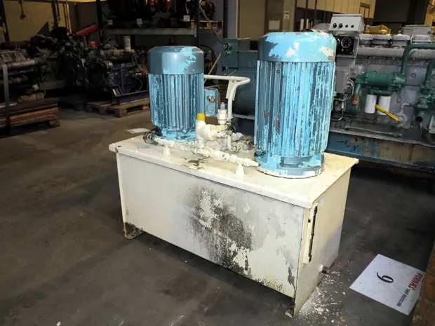 Image 2 of 4 - HS226