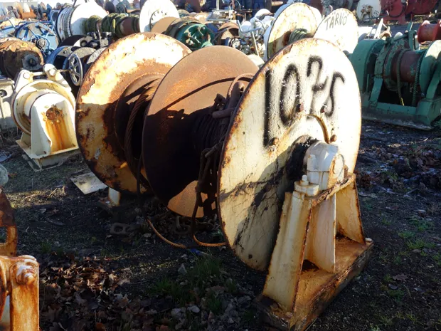 Image 2 of 5 - Tackle winch