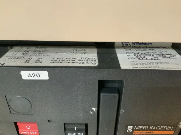 Image 3 of 4 - Merlin Gerin - M8H2