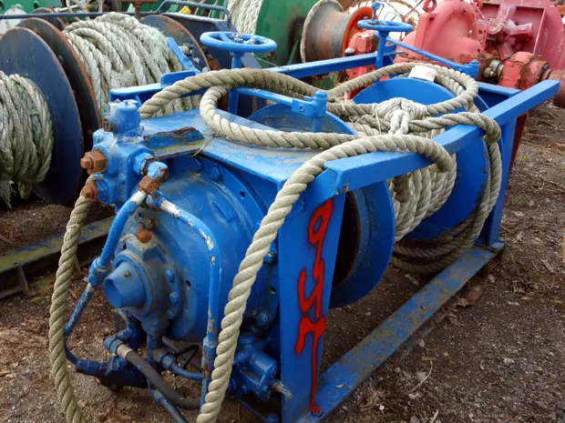 Image 1 of 2 - Mooring winch