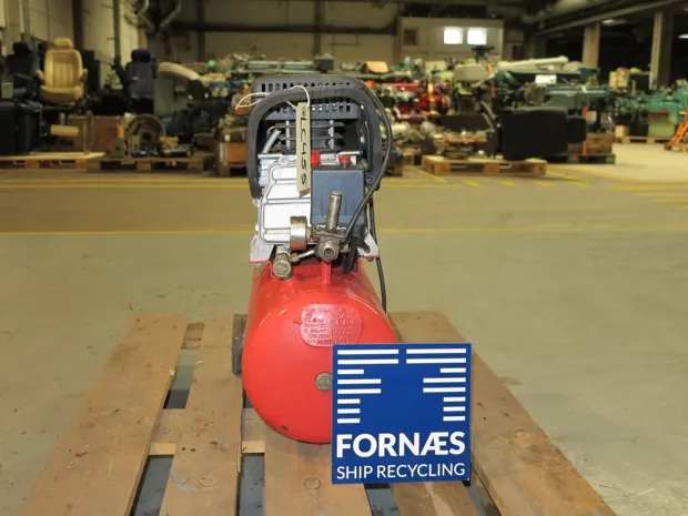 Image 4 of 6 - Qucomp - 2.5 H.P