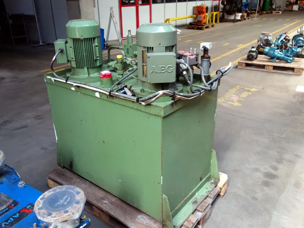 Image 1 of 3 - HS218