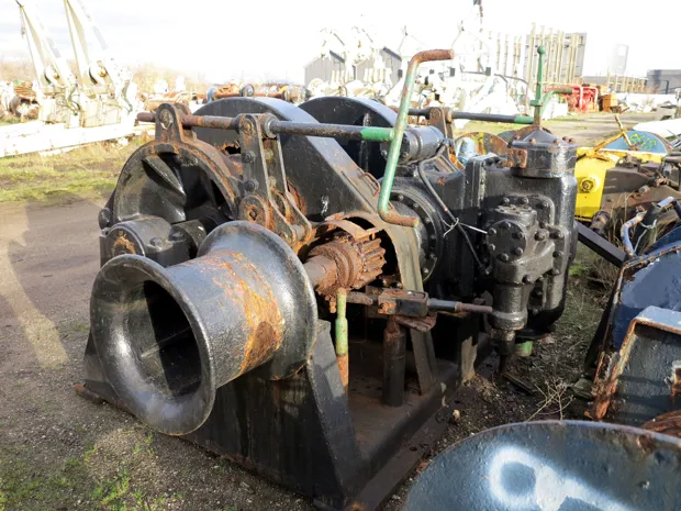 Image 2 of 5 - Anchor winch
