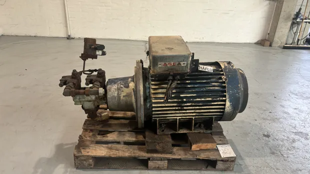 Image 4 of 9 - HP850