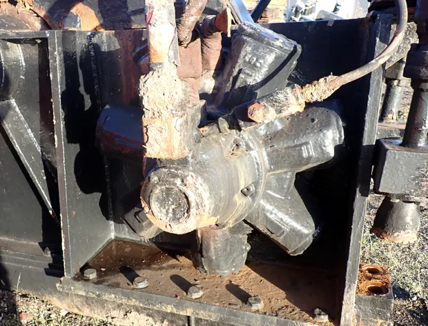 Image 7 of 7 - Anchor winch