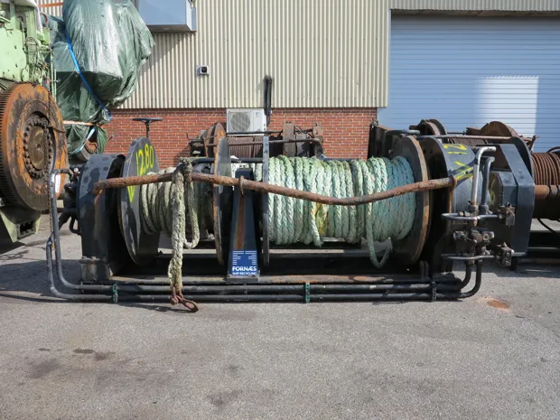 Image 1 of 8 - Trawl winch