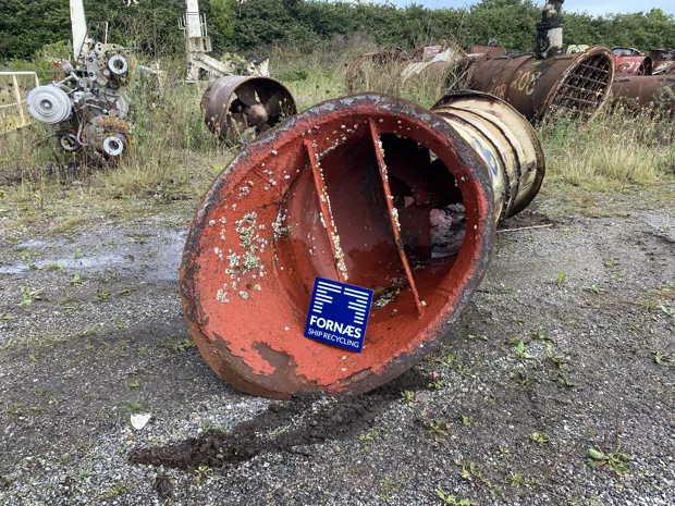 Image 4 of 5 - No plate