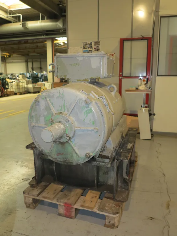 Image 2 of 5 - Indar - VN 280-L B