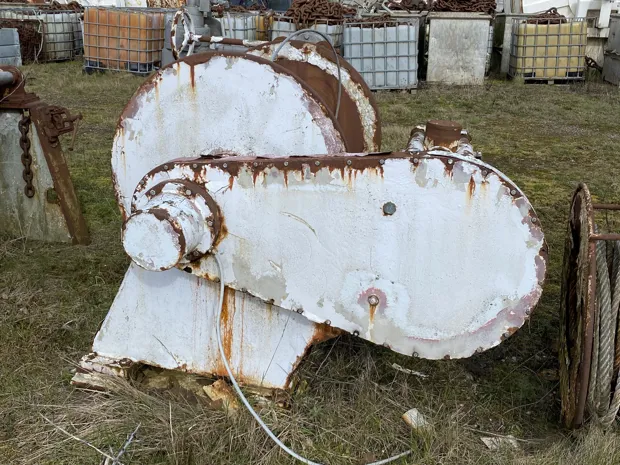 Image 5 of 8 - Various bigger