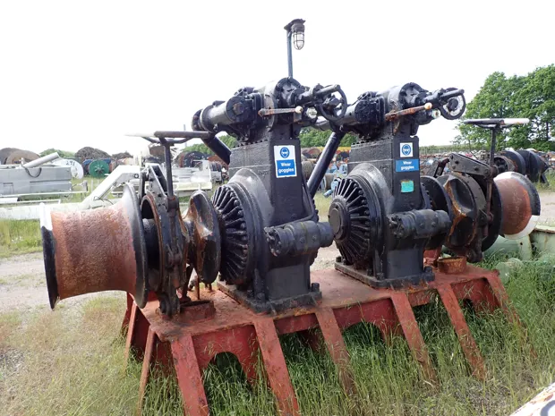 Image 1 of 7 - Anchor winch double