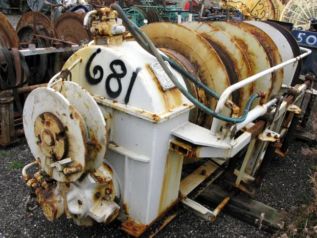 Image 1 of 2 - Trawl winch
