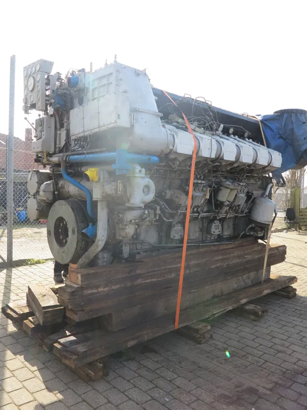 Image 4 of 7 - Deutz - SBV 12M 628