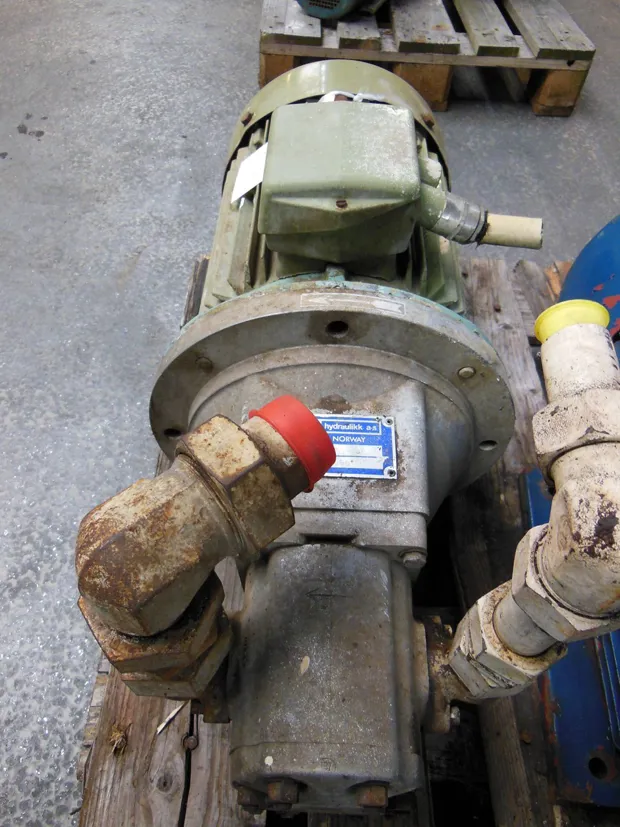 Image 2 of 4 - HP327