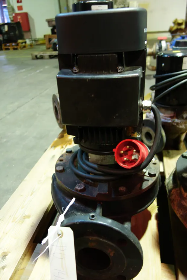 Image 1 of 2 - Grundfos - LM 65-200/187 A-F-A-AUUF
