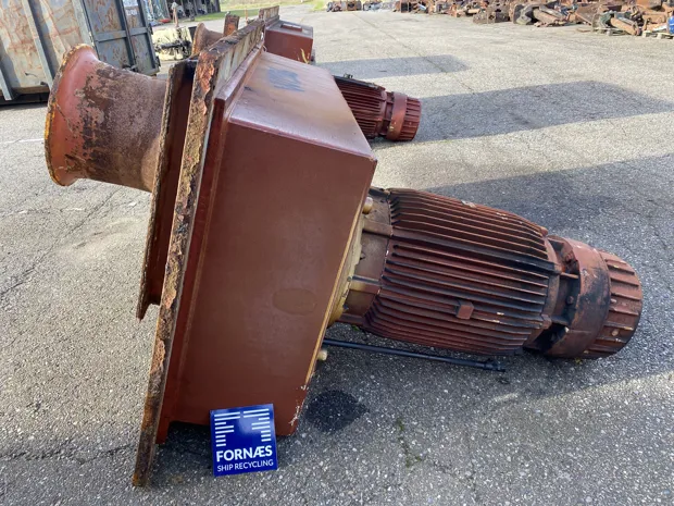 Image 3 of 7 - Capstan