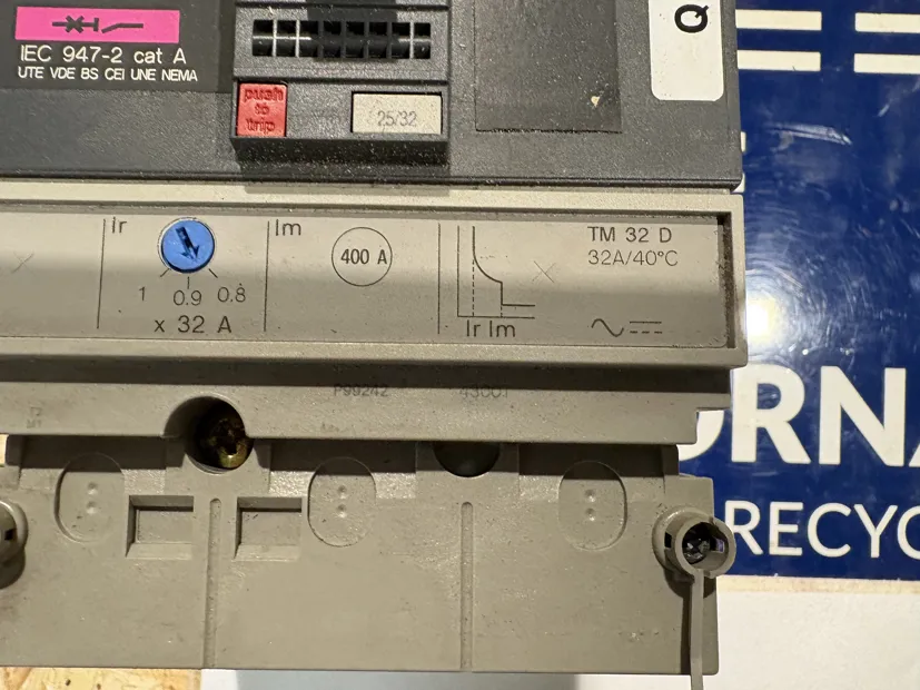 Image 2 of 4 - MERLIN GERIN - NS100H