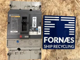 Merlin Gerin - Compact