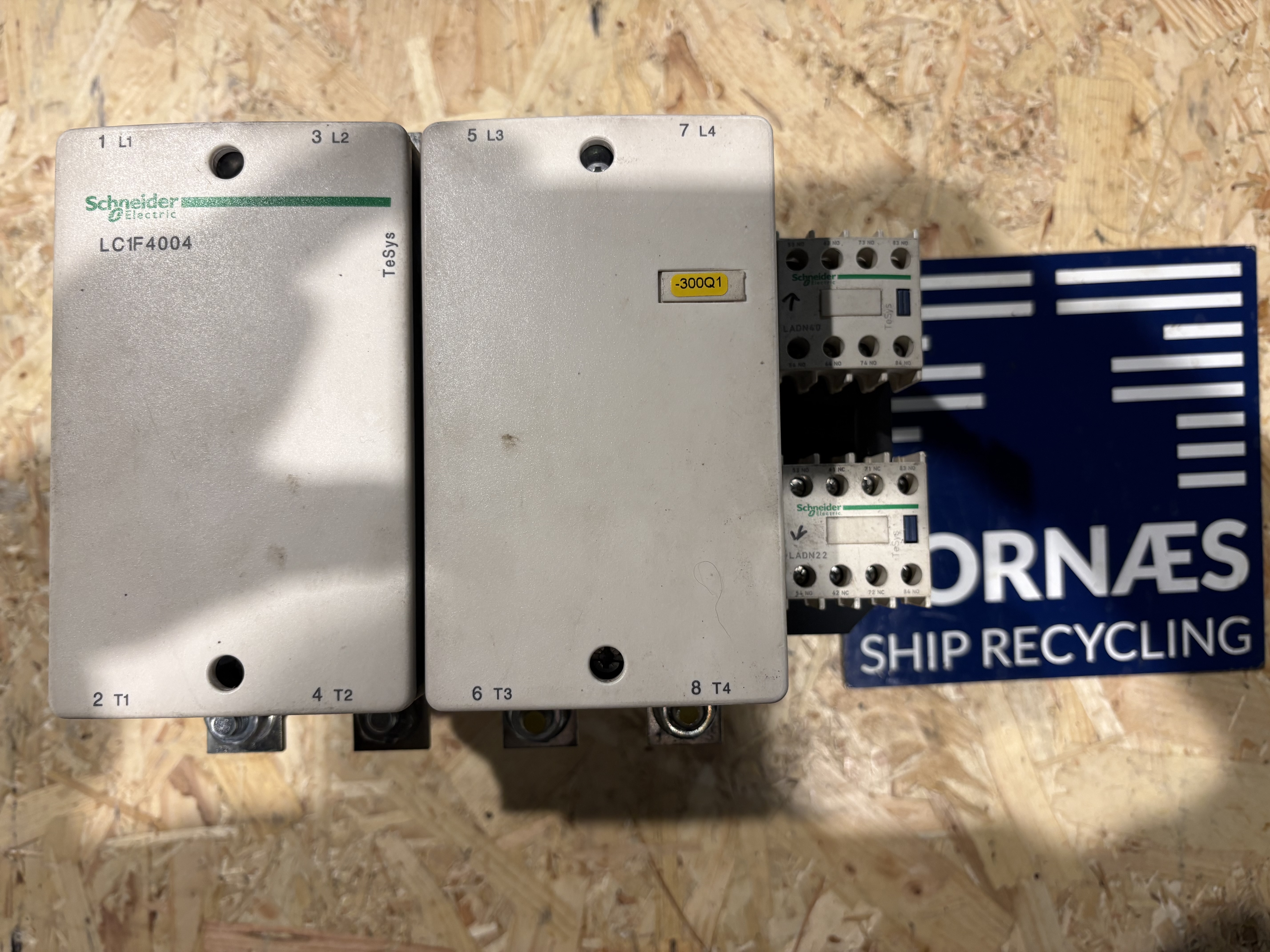 Schneider - LC1F5004