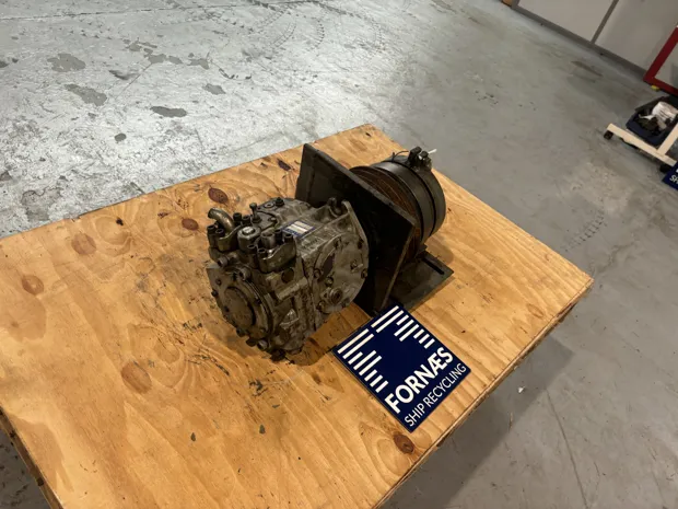 Image 6 of 8 - HP1001