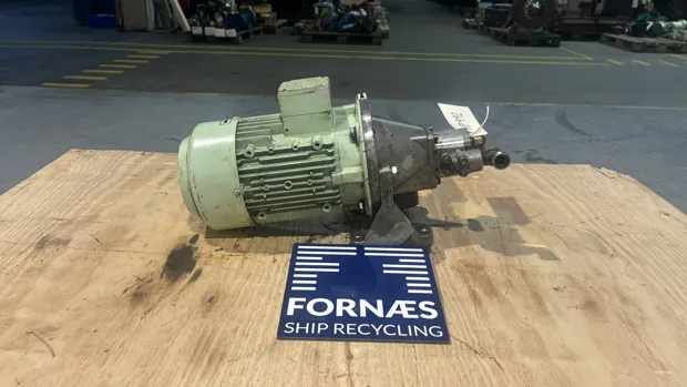 Image 5 of 8 - HP992