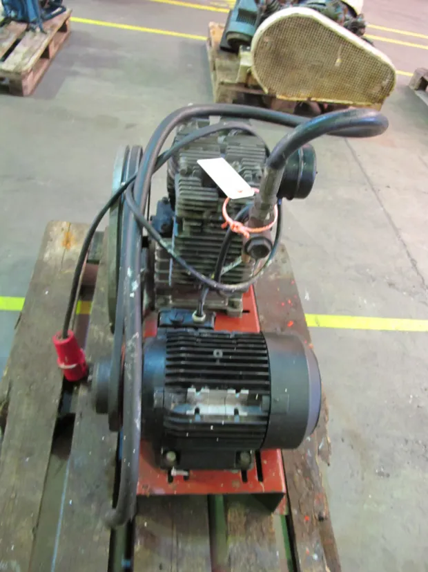 Image 2 of 5 - Creyssensac - CL 50