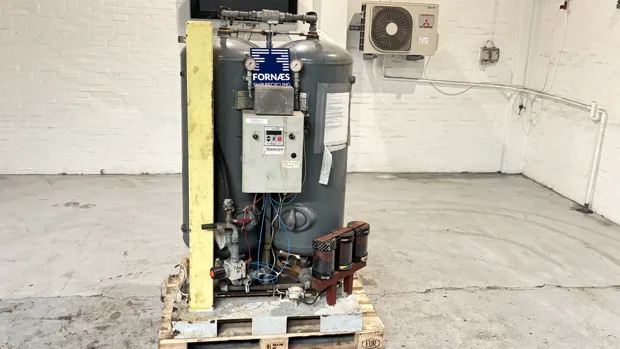 Image 3 of 11 - DANA-tank air tanks  - 190 Liters X 2