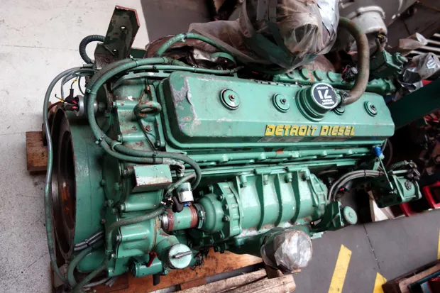 Image 4 of 5 - Detroit - 6R71 Model 1063-7305