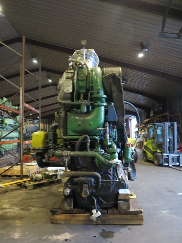 Image 3 of 8 - MAN B&W ( Alpha ) - 8T23LU