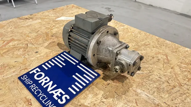 Image 1 of 9 - HP1020