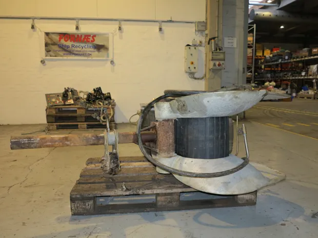 Image 3 of 5 - No plate