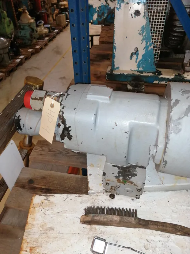 Image 2 of 7 - HP4