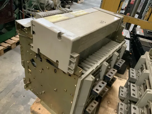 Image 3 of 3 - Merlin Gerin - NW32HA