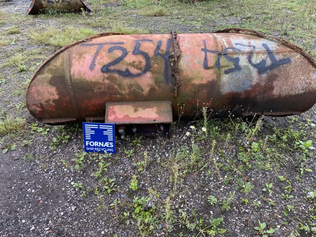 Image 3 of 5 - No plate